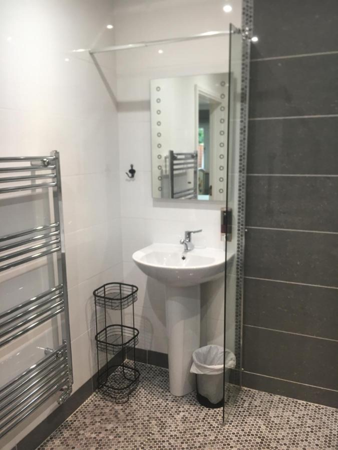 The Mawney Hotel Romford Extérieur photo