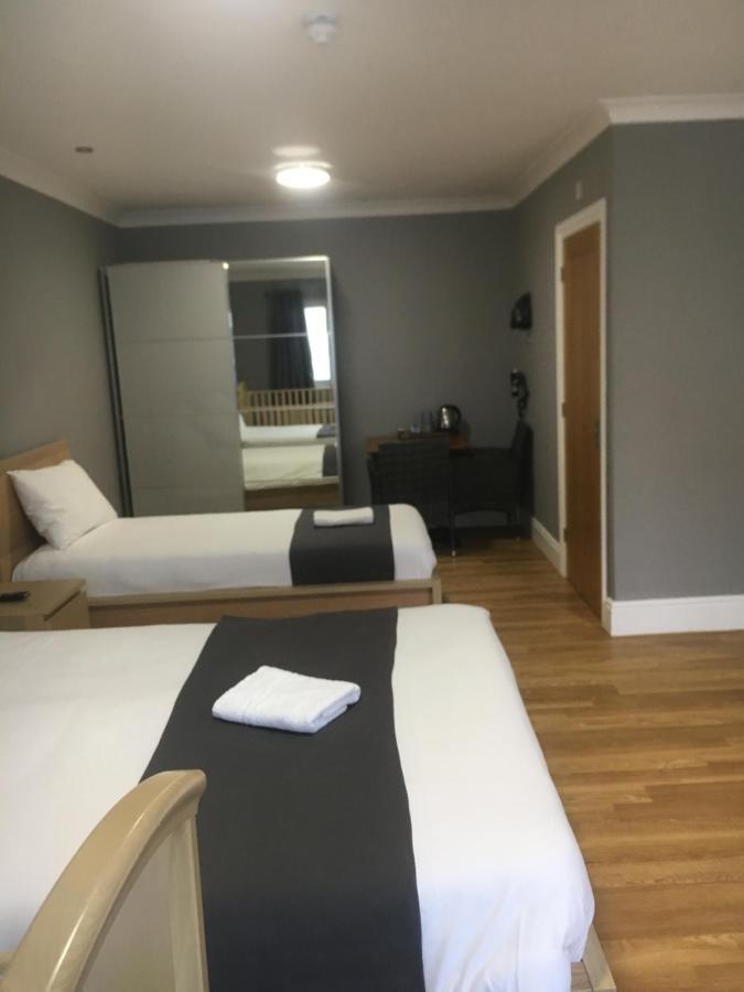 The Mawney Hotel Romford Extérieur photo