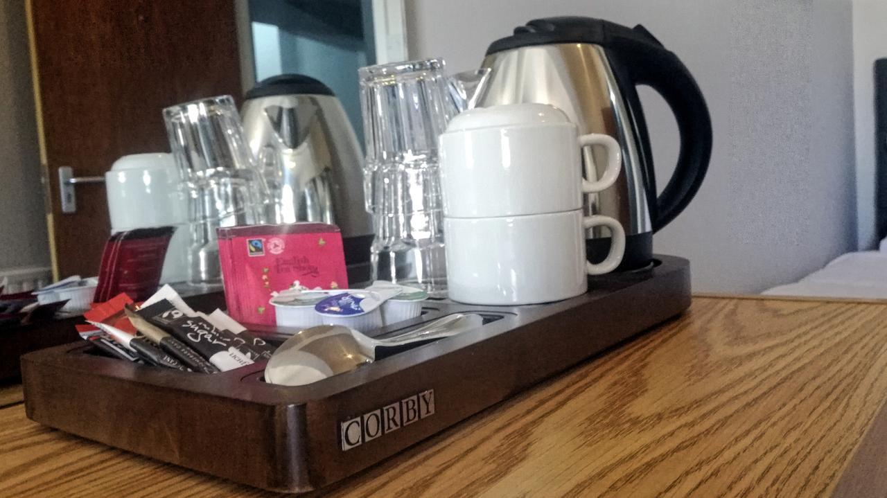 The Mawney Hotel Romford Extérieur photo