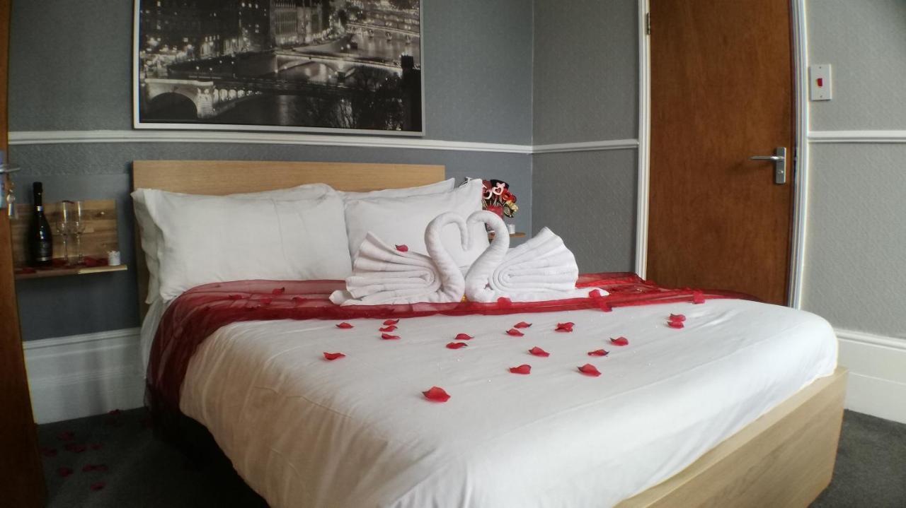 The Mawney Hotel Romford Extérieur photo